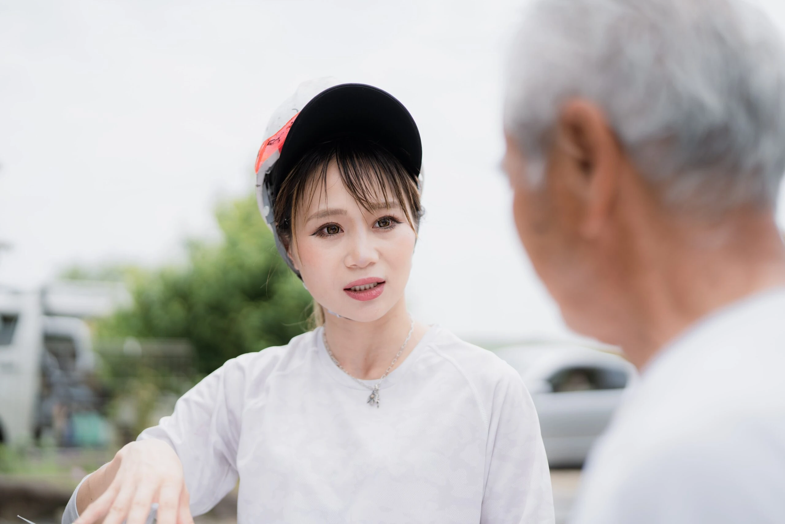 住まいについて相談する様子